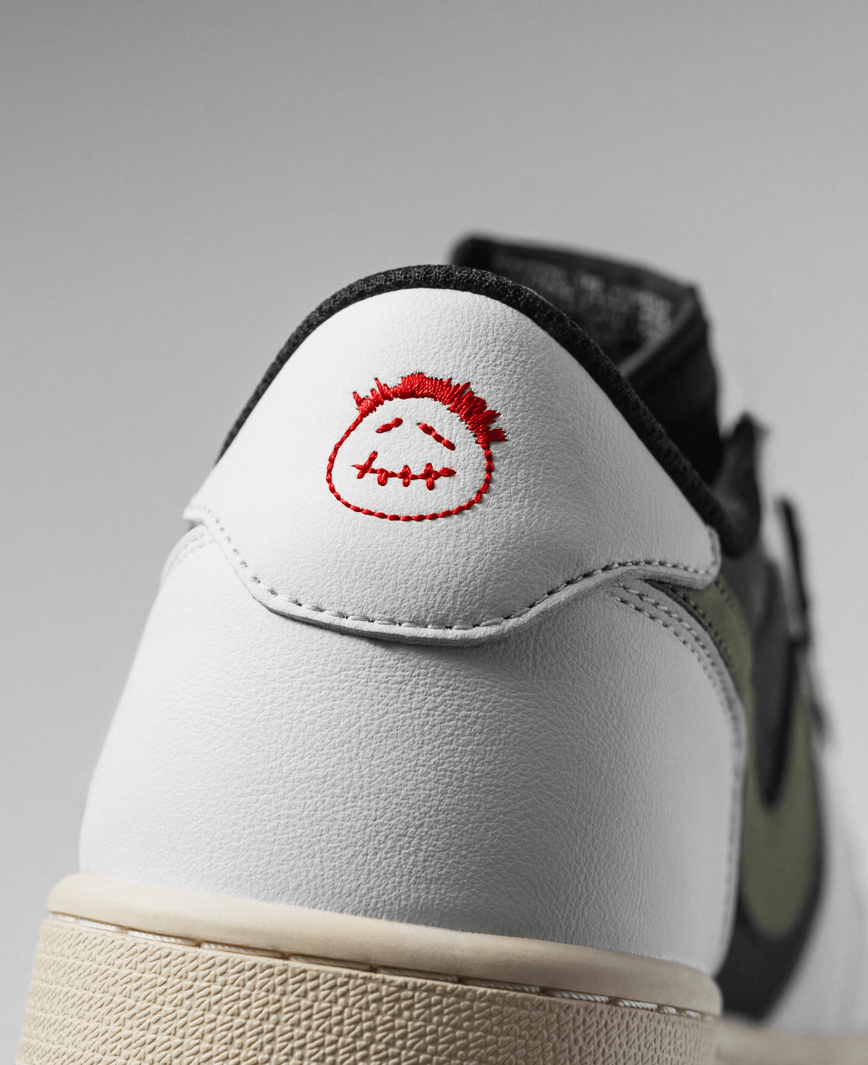 p2Travis Scott x Air Jordan 1 Low